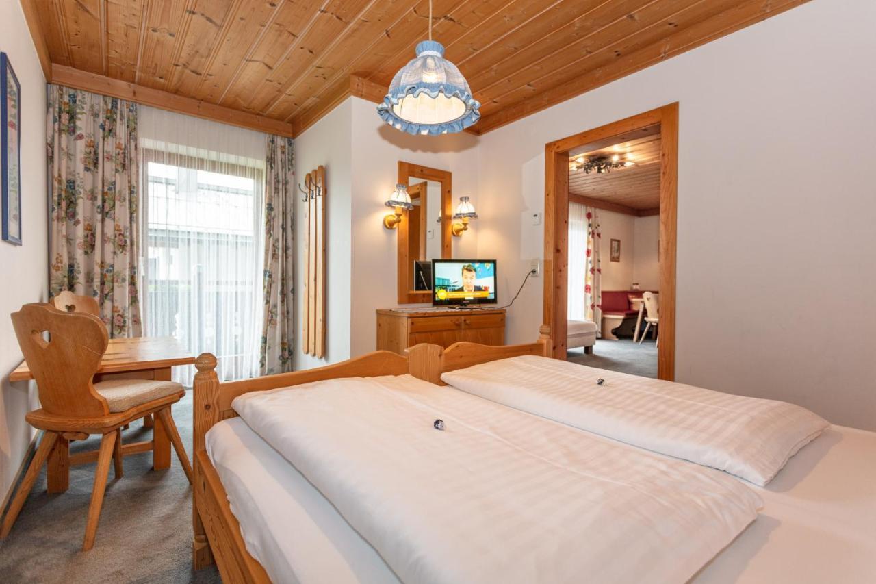 Landhaus Rohregger Neukirchen am Grossvenediger Luaran gambar