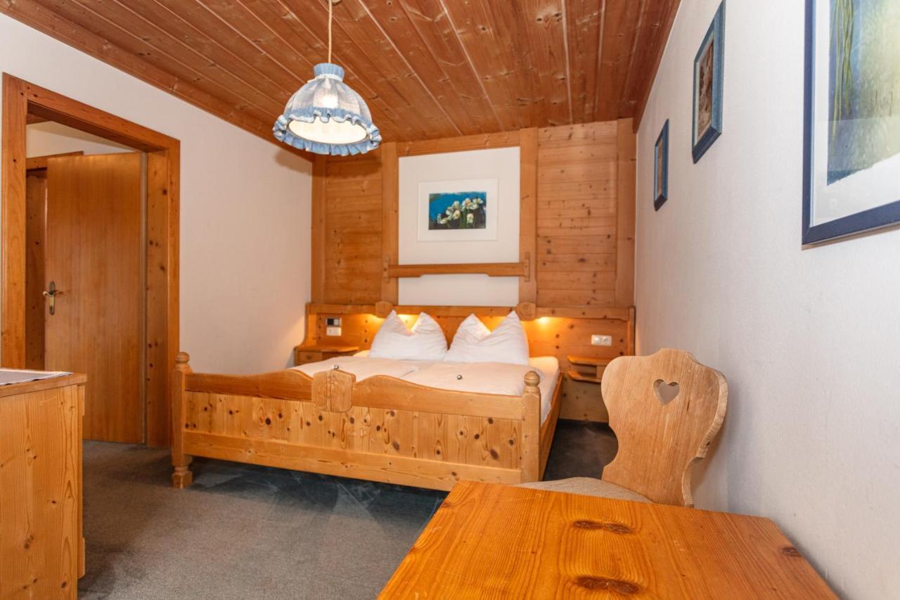 Landhaus Rohregger Neukirchen am Grossvenediger Luaran gambar