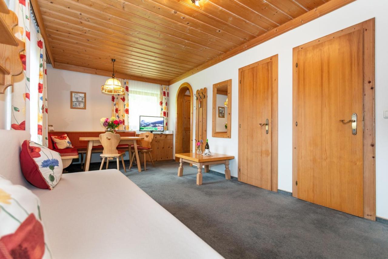 Landhaus Rohregger Neukirchen am Grossvenediger Luaran gambar