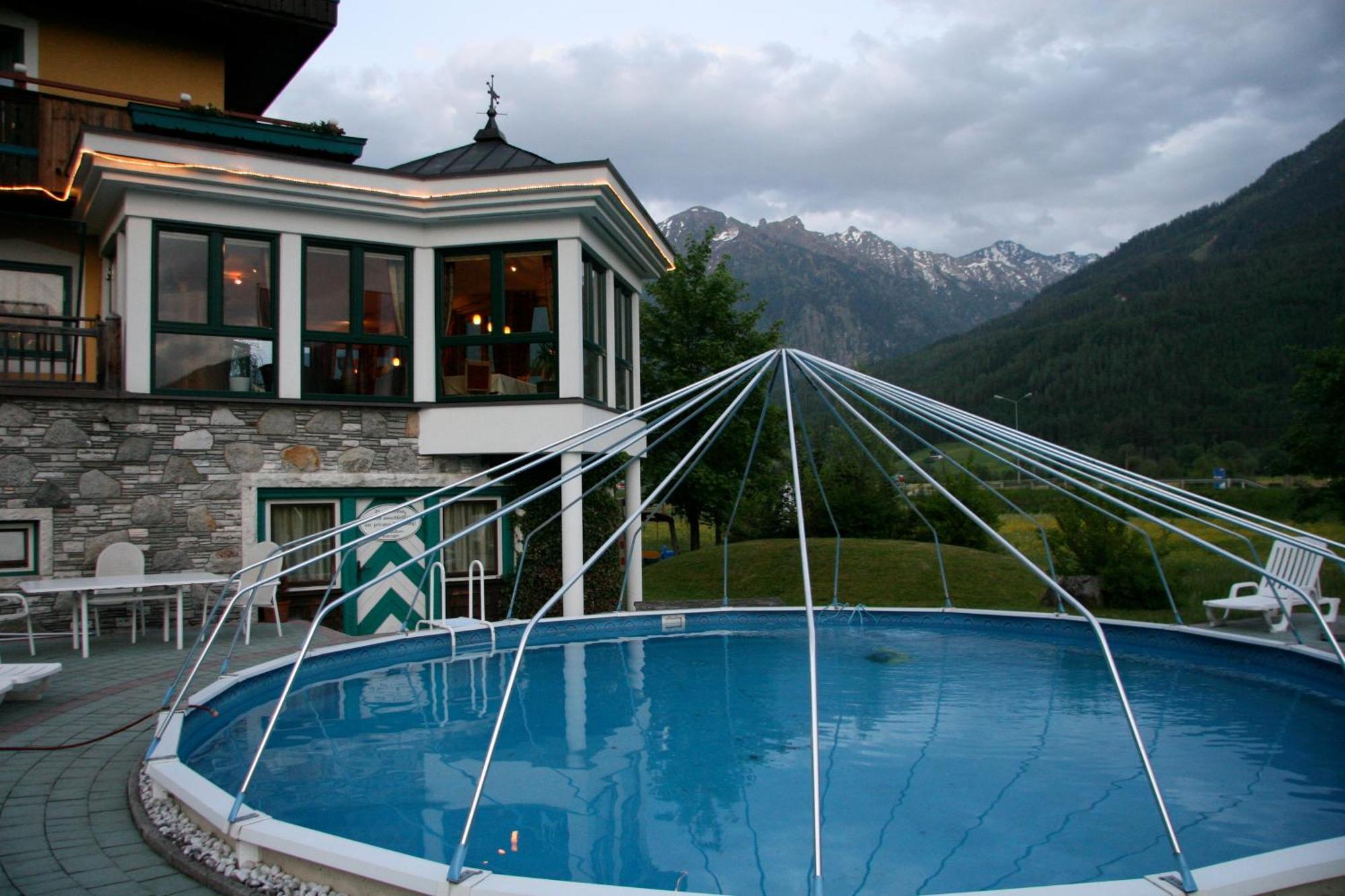 Landhaus Rohregger Neukirchen am Grossvenediger Luaran gambar