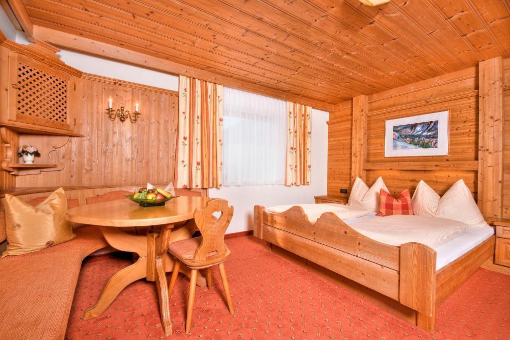 Landhaus Rohregger Neukirchen am Grossvenediger Luaran gambar